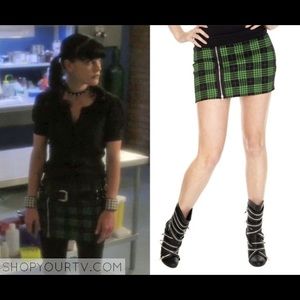 Tripp NYC Green Plaid Zipper Skirt